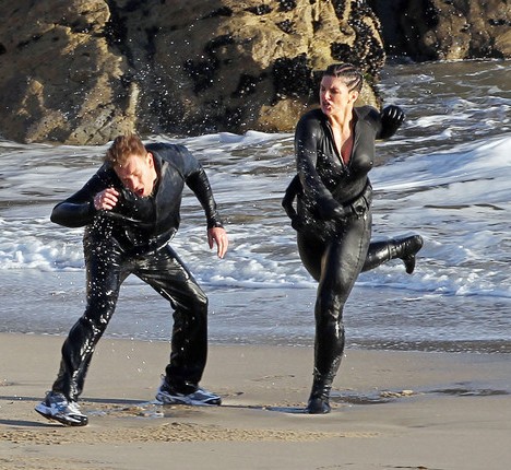 Gina Carano on beach fighting Ewan McGregor in Haywire